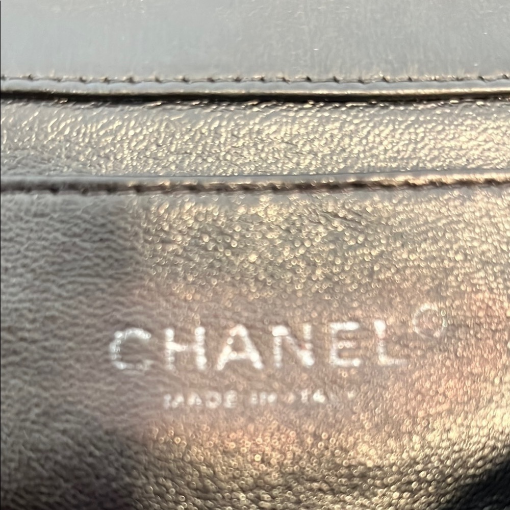 CHANEL Black Quilted Shoulder Bag - Picture 5 of 9